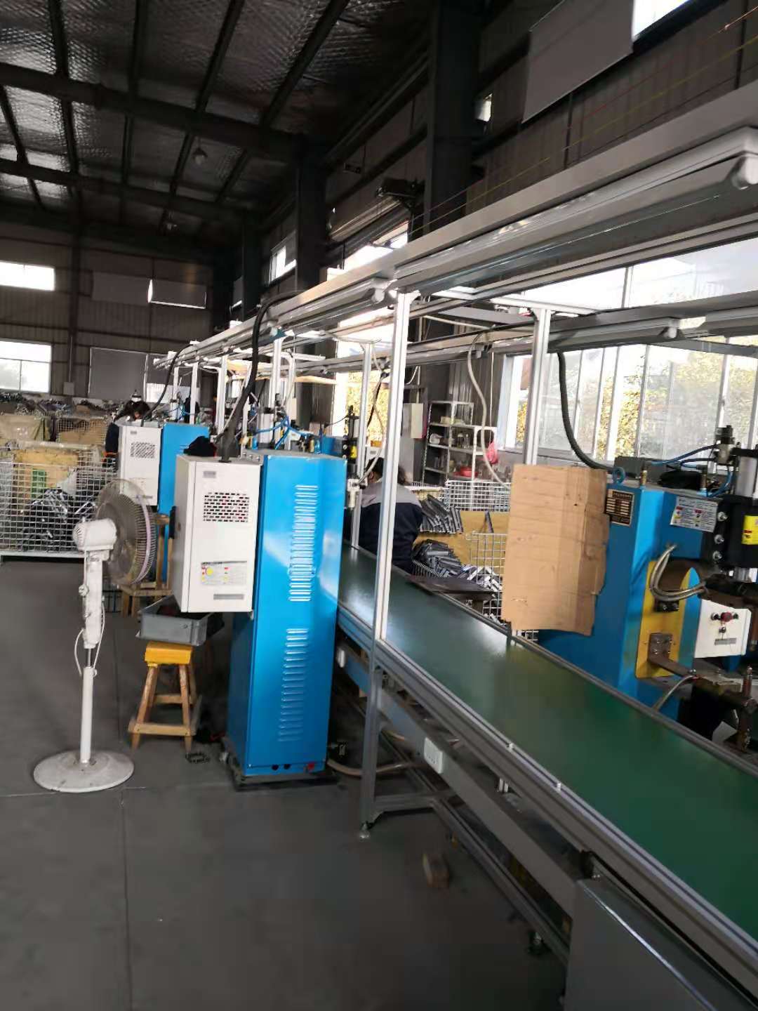 中頻點(diǎn)焊機(jī)流水線